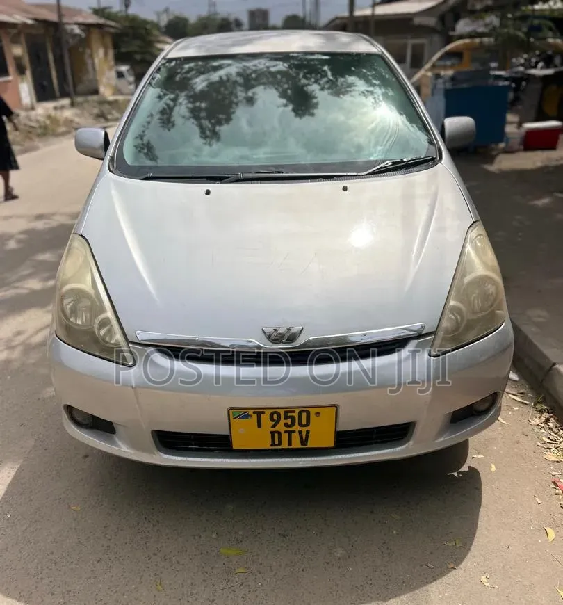 Toyota Wish 2005 Silver