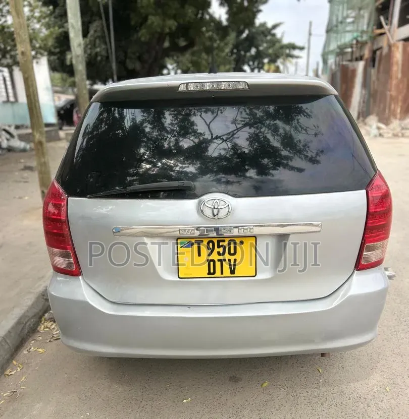 Toyota Wish 2005 Silver
