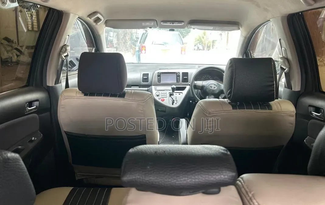 Toyota Wish 2005 Silver