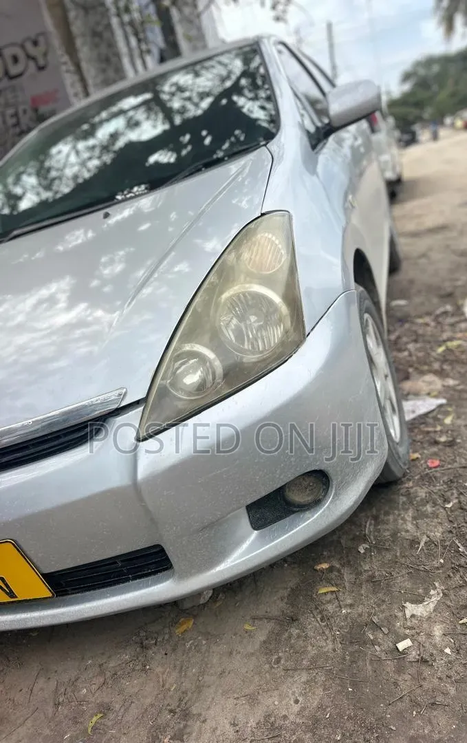 Toyota Wish 2005 Silver