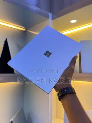 New Laptop Microsoft Surface Laptop Go 8GB Intel Core i5 SSD 256GB