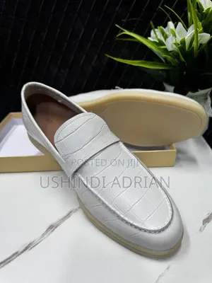 new Stockquality Pure Leatherfull Boxed
