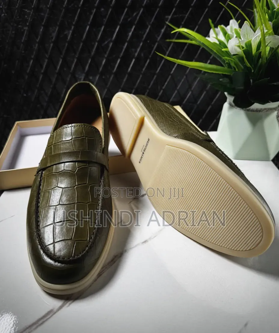 new Stockquality Pure Leatherfull Boxed