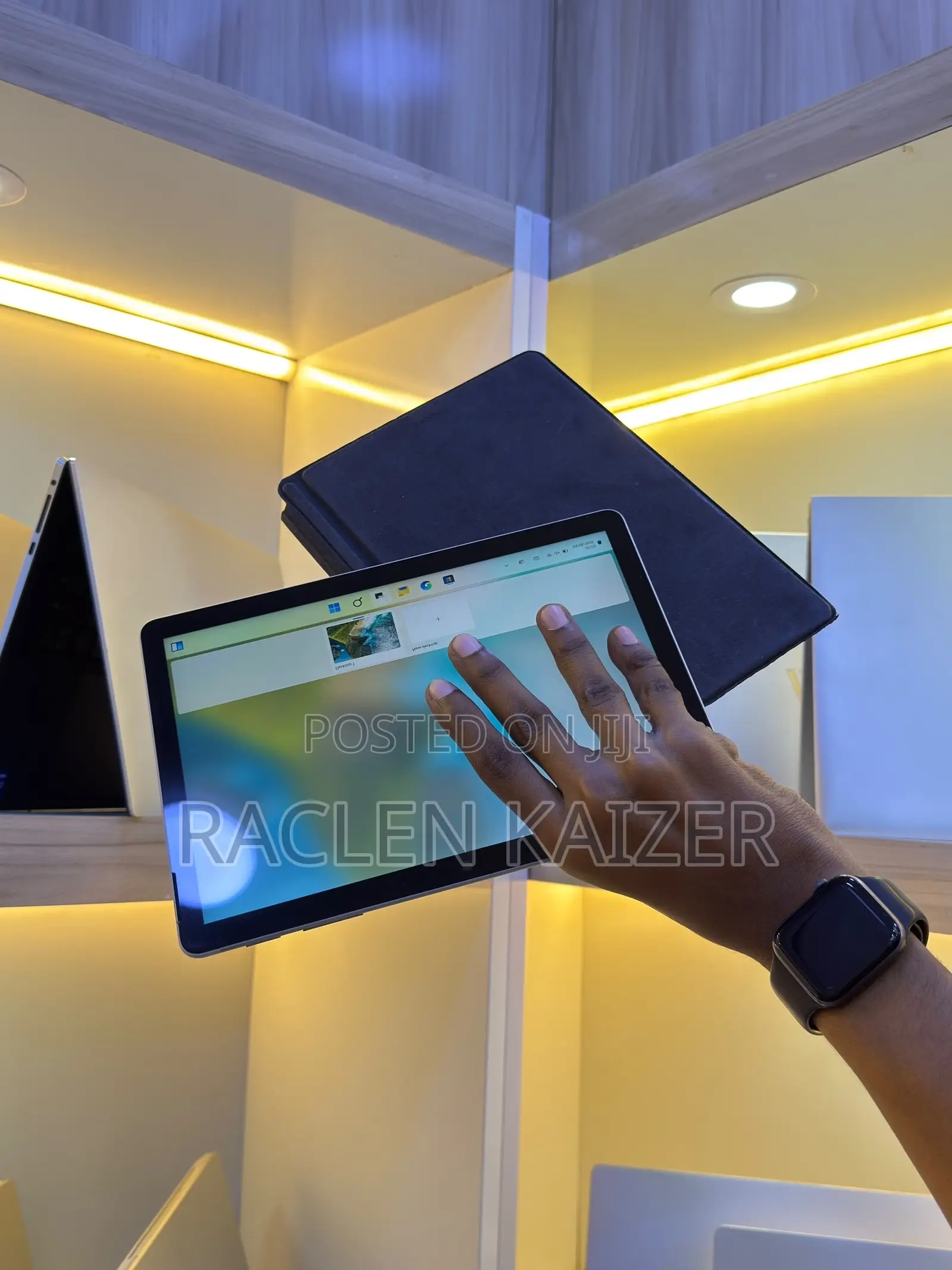 New Laptop Microsoft Surface Go 2 8GB Intel Core M3 SSD 128GB