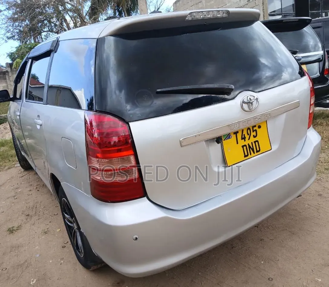 Toyota Wish 2005 Silver
