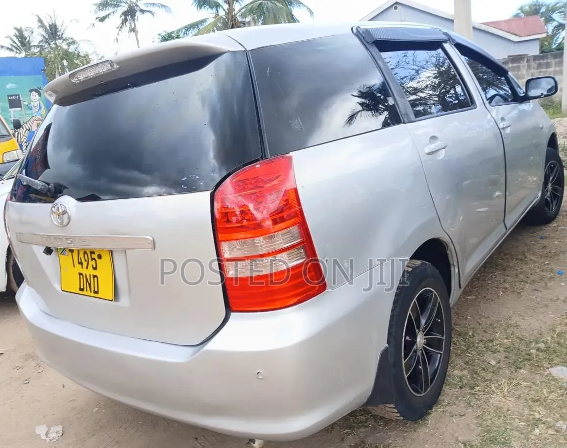 Toyota Wish 2005 Silver