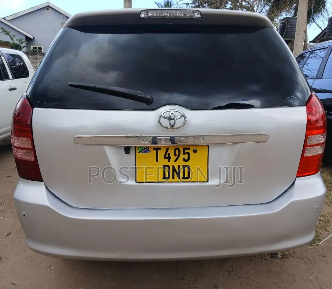 Toyota Wish 2005 Silver