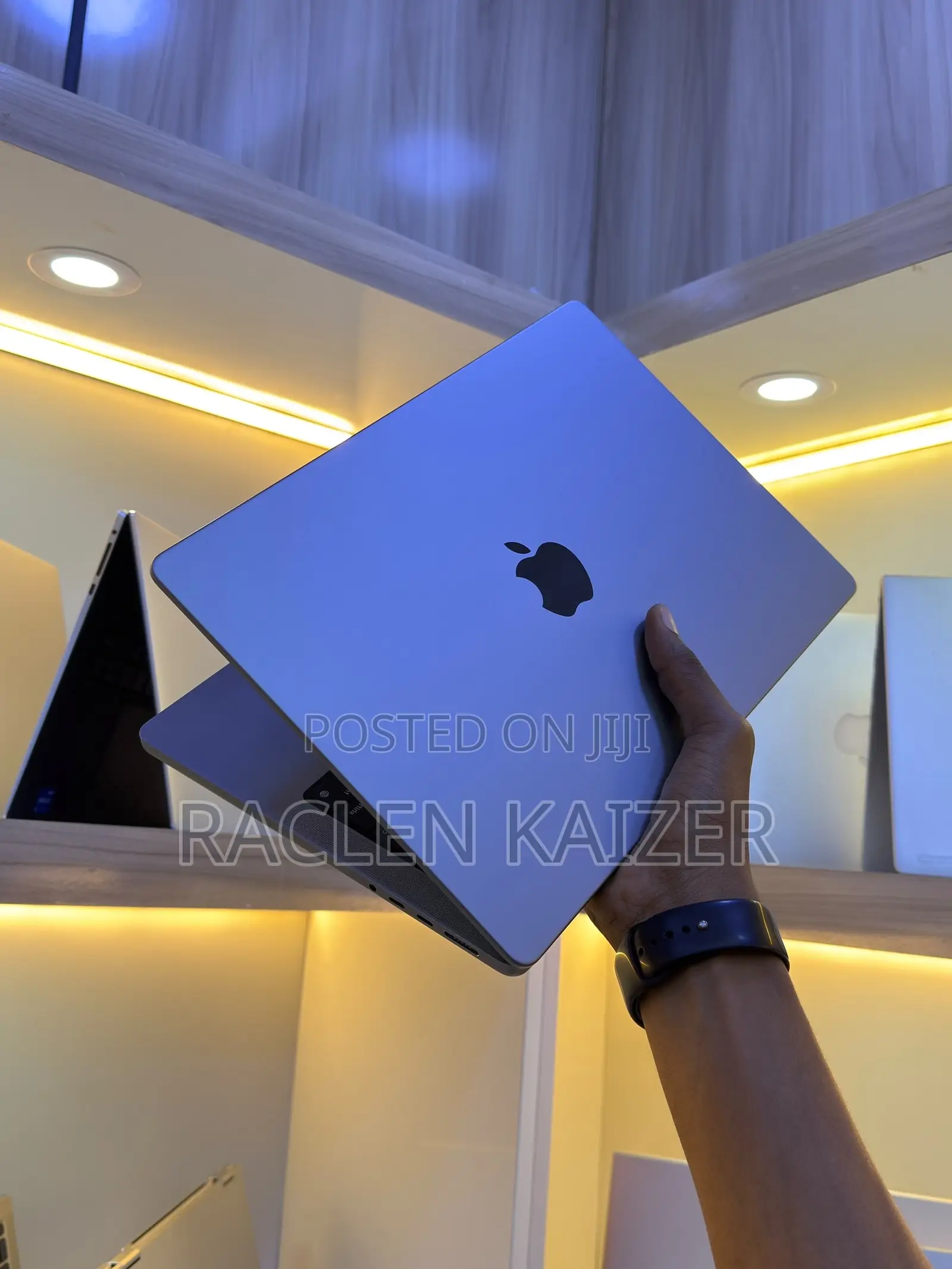 New Laptop Apple MacBook Pro 2021 M1 16GB Apple M1 Pro SSD 512GB