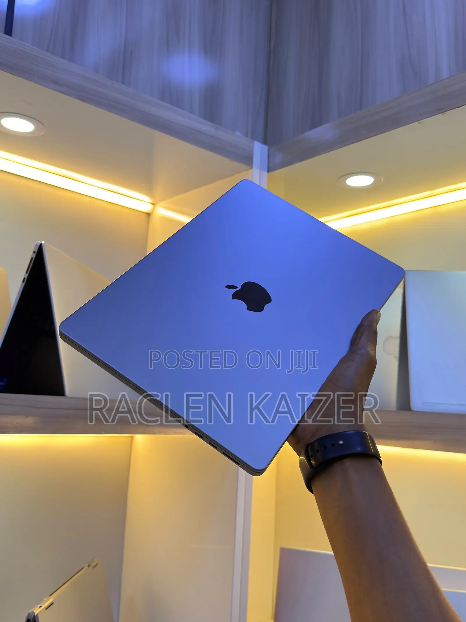New Laptop Apple MacBook Pro 2021 M1 16GB Apple M1 Pro SSD 512GB