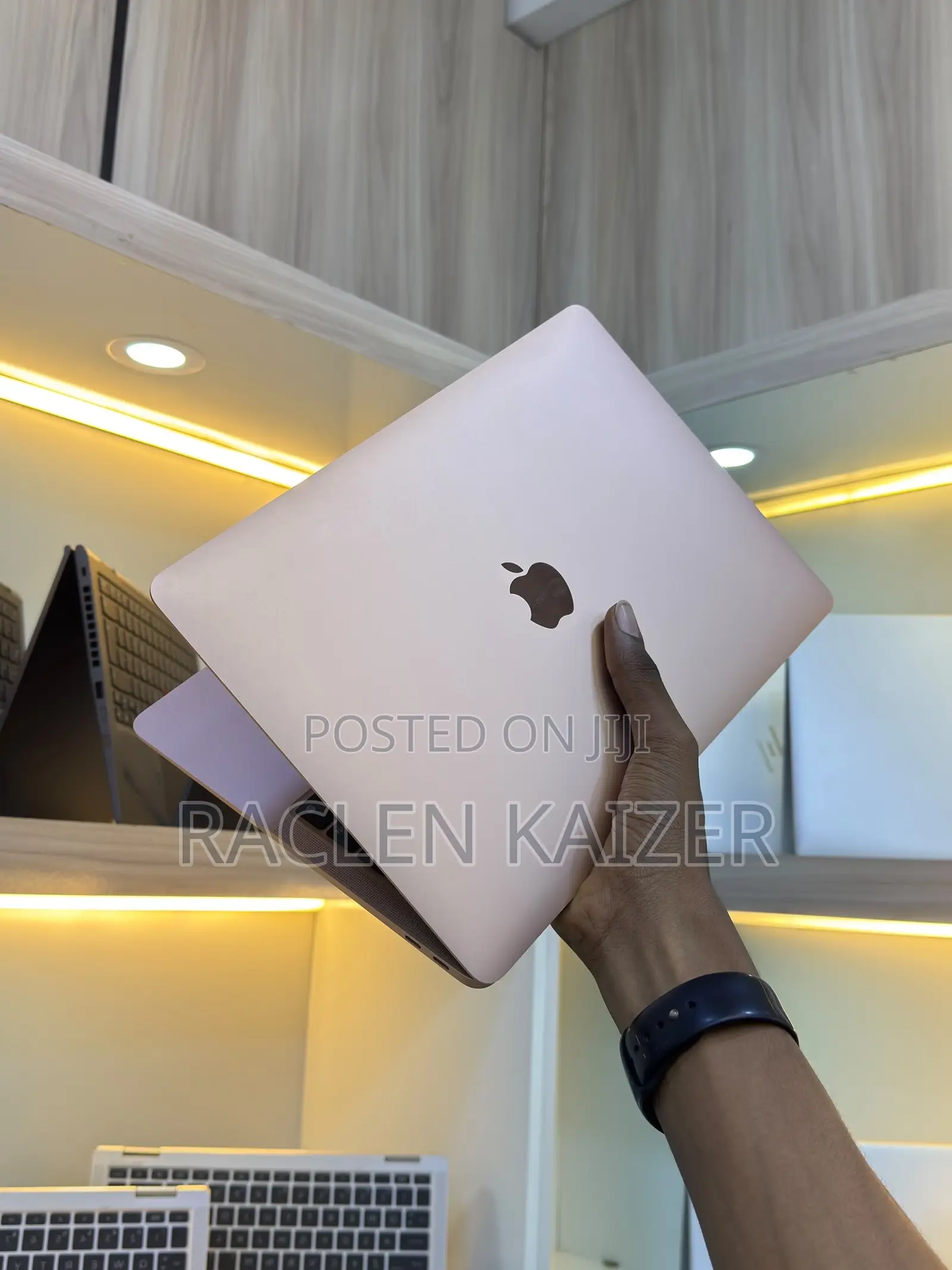 New Laptop Apple MacBook Air 2020 8GB Intel Core i3 SSD 256GB