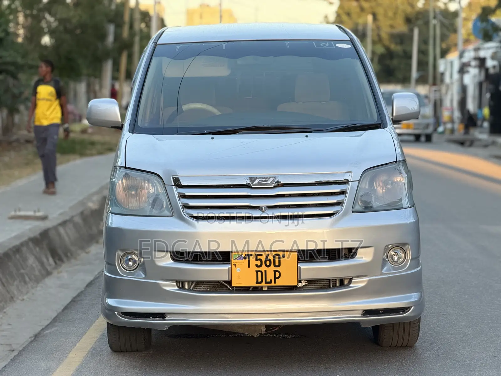 Toyota Noah 2005 Silver