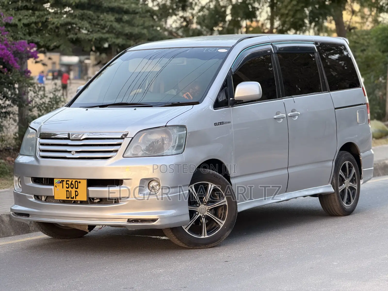 Toyota Noah 2005 Silver