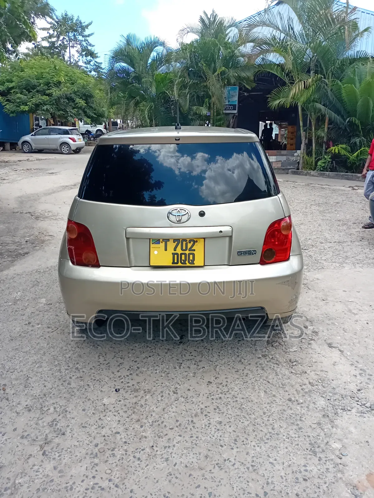 Toyota IST 2004 Gold