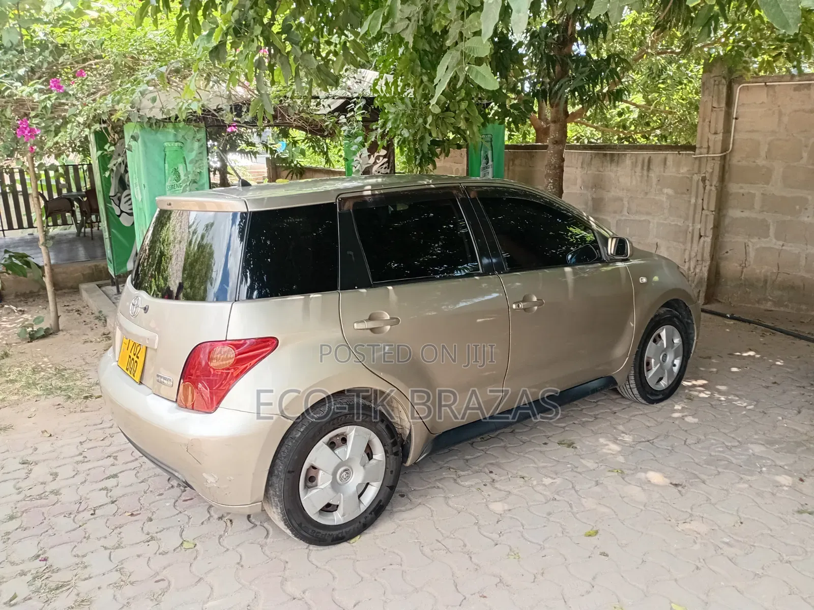 Toyota IST 2004 Gold