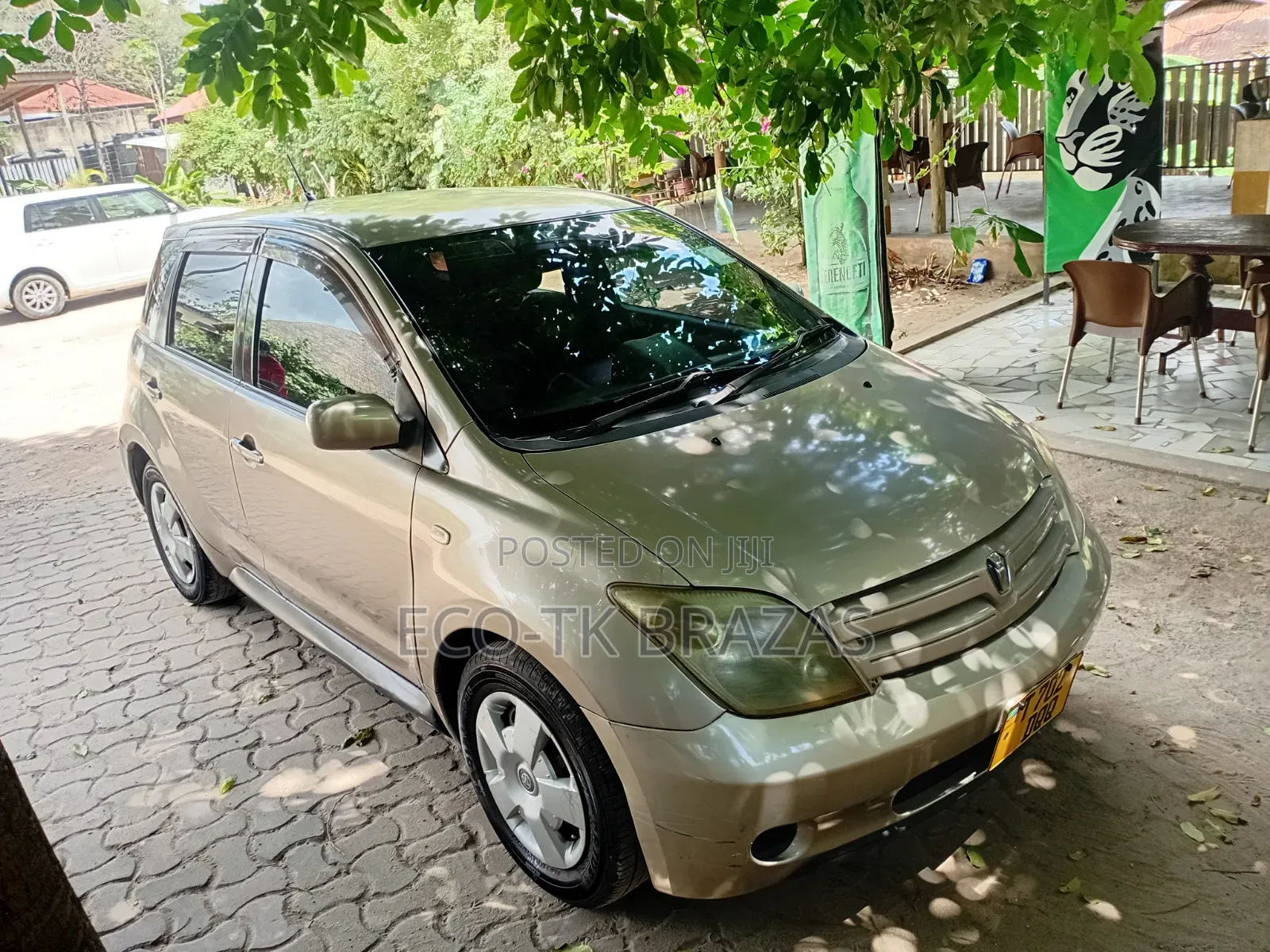 Toyota IST 2004 Gold