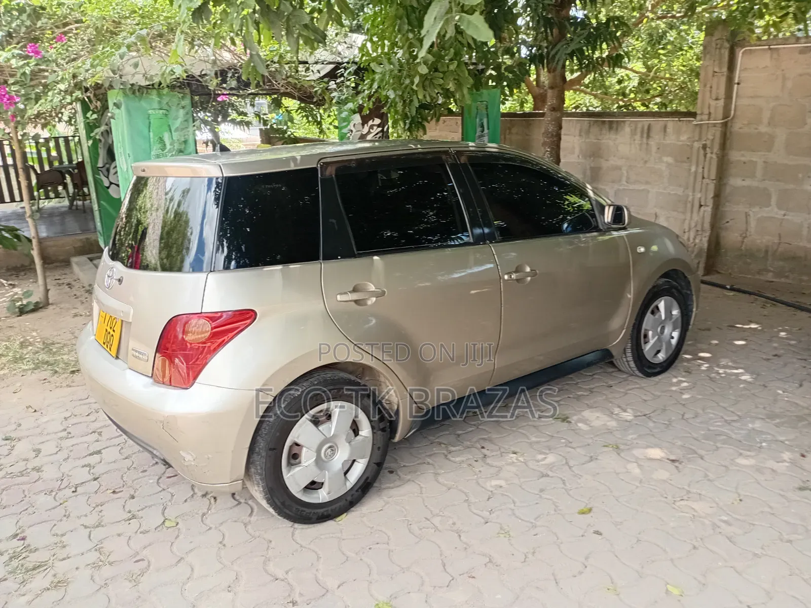 Toyota IST 2004 Gold