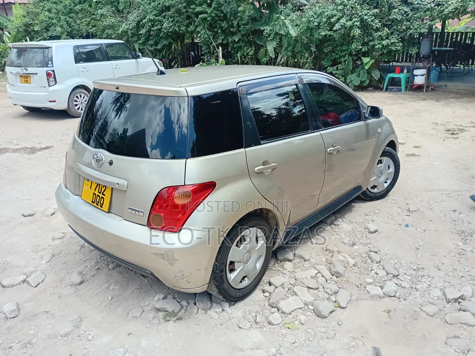 Toyota IST 2004 Gold