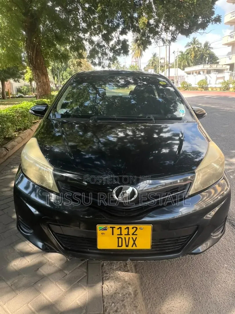 Toyota Vitz 2010 Black