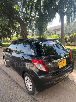 Toyota Vitz 2010 Black