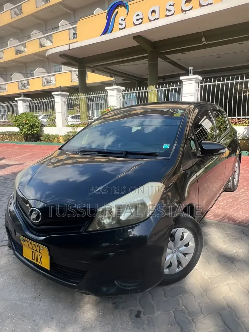 Toyota Vitz 2010 Black