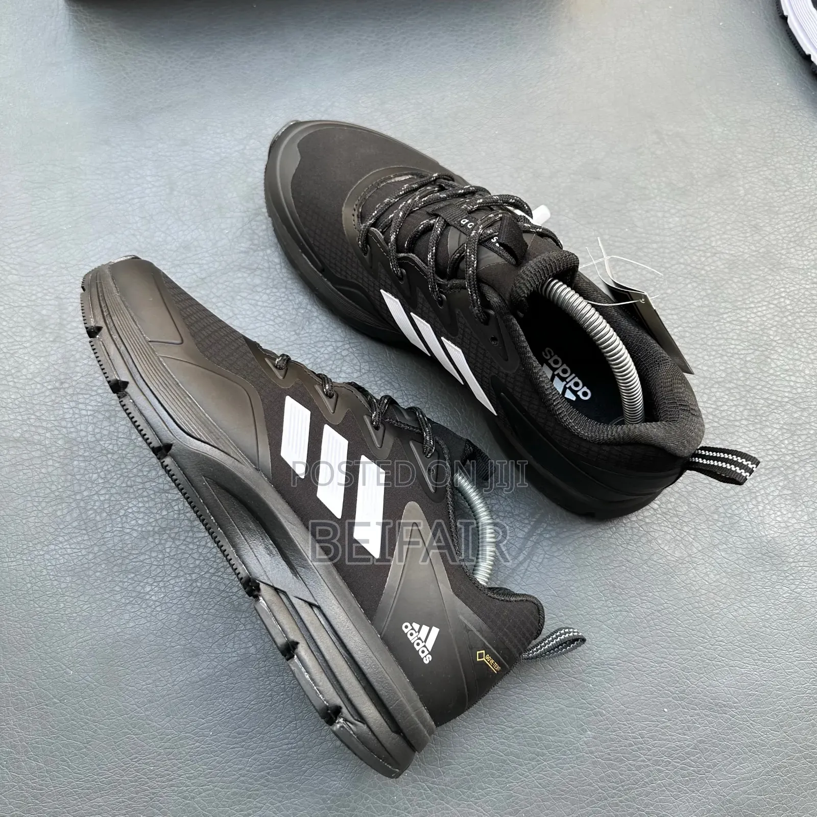 Adidas Mpya