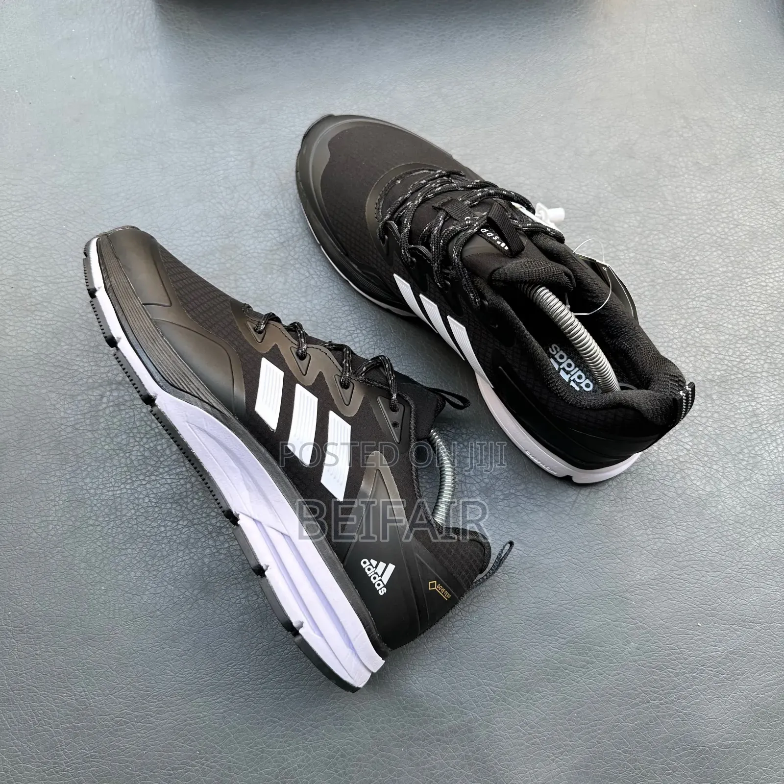 Adidas Mpya