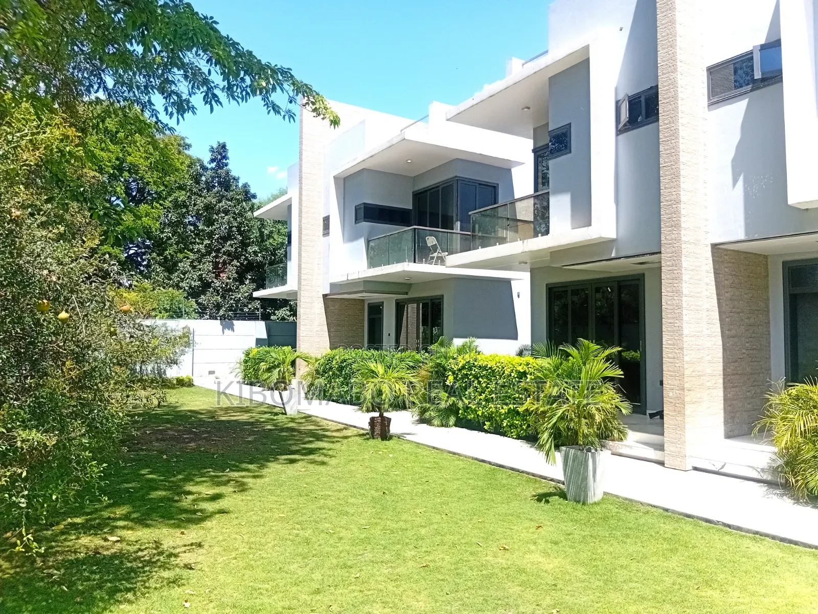 Furnished 2bdrm Apartment in Oyster Bay for rent