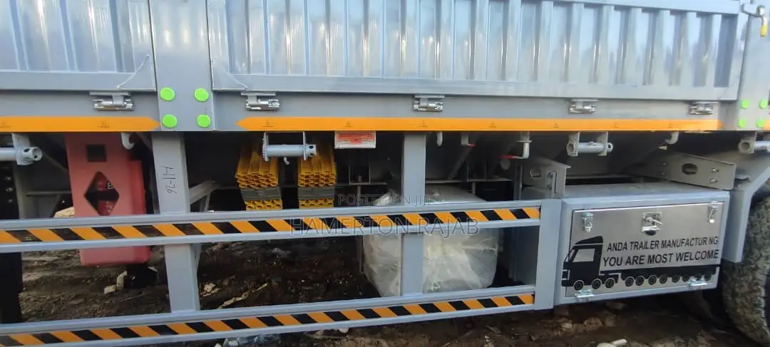 Three Axles Side Walls Trailer