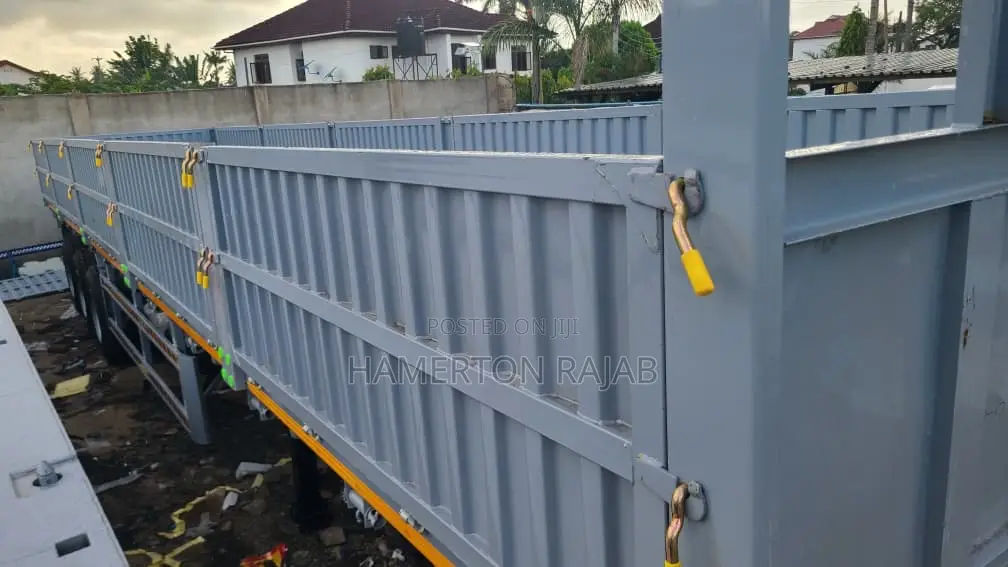Three Axles Side Walls Trailer