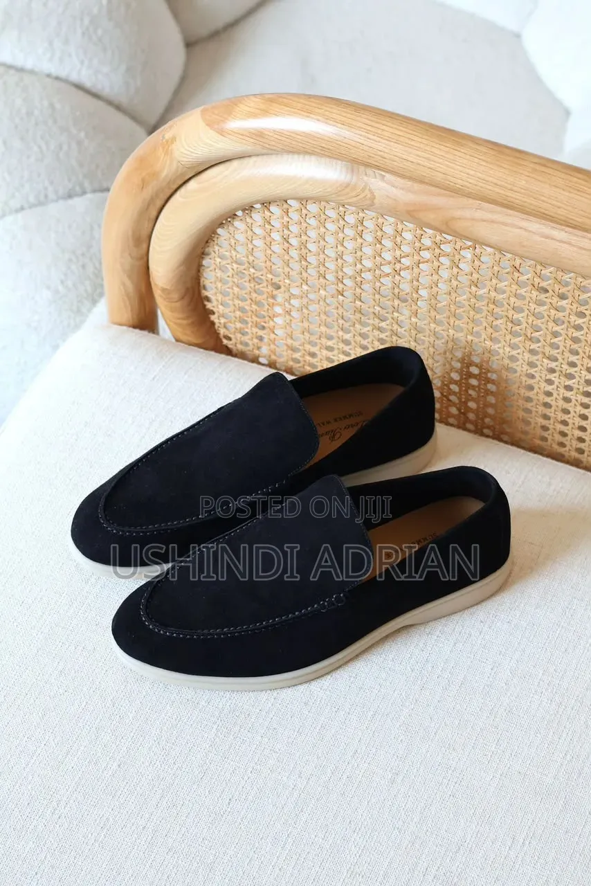 men’s Premium Shoesbrand: Loro Piana Full Boxed