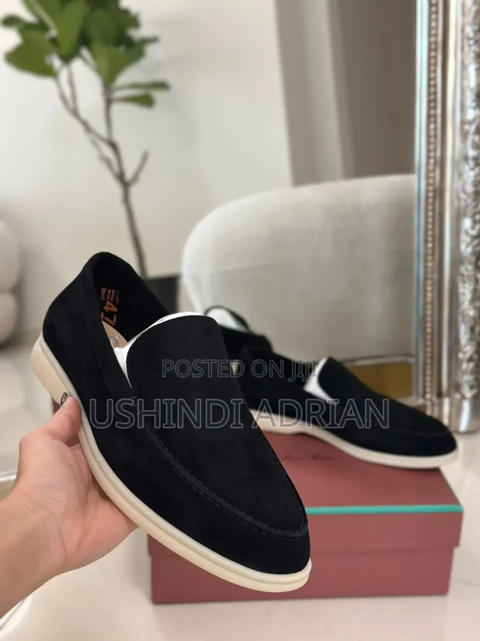 men’s Premium Shoesbrand: Loro Piana Full Boxed