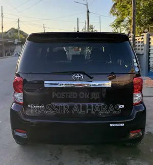 Toyota Corolla Rumion Hatchback 1.5 FWD 2009 Maroon