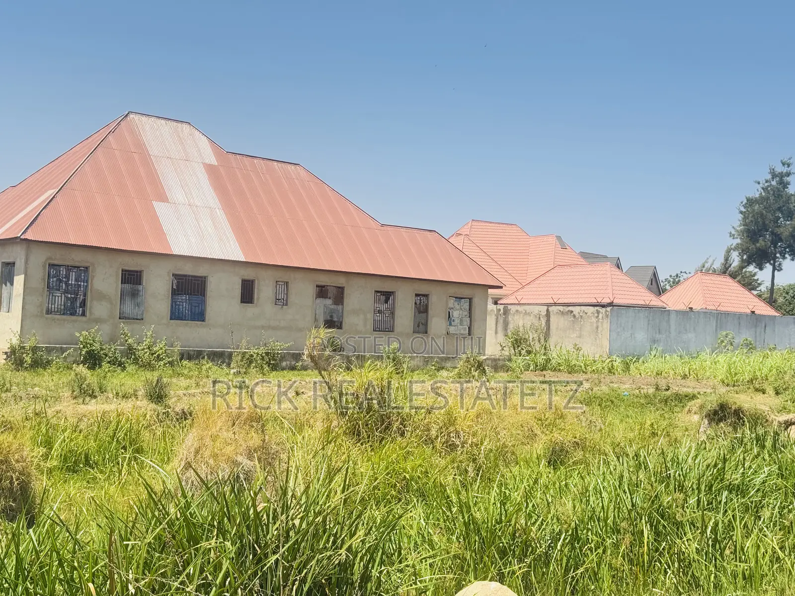 Kiwanja Cha SQM 1,104 Kinauzwa Buswelu Wilayani