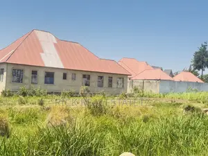 Kiwanja Cha SQM 1,104 Kinauzwa Buswelu Wilayani