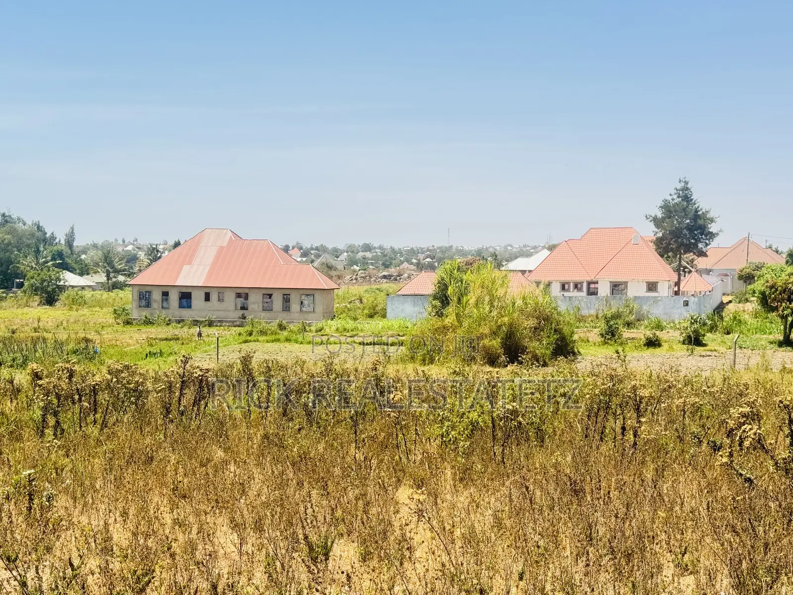 Kiwanja Cha SQM 1,104 Kinauzwa Buswelu Wilayani