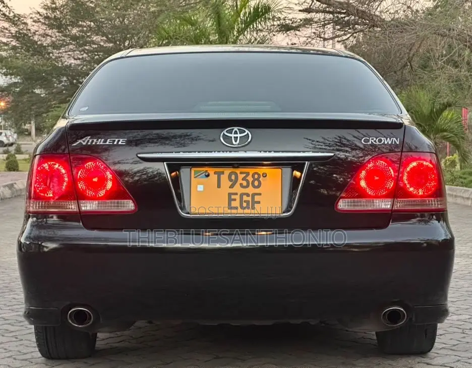 Toyota Crown 2006 Black