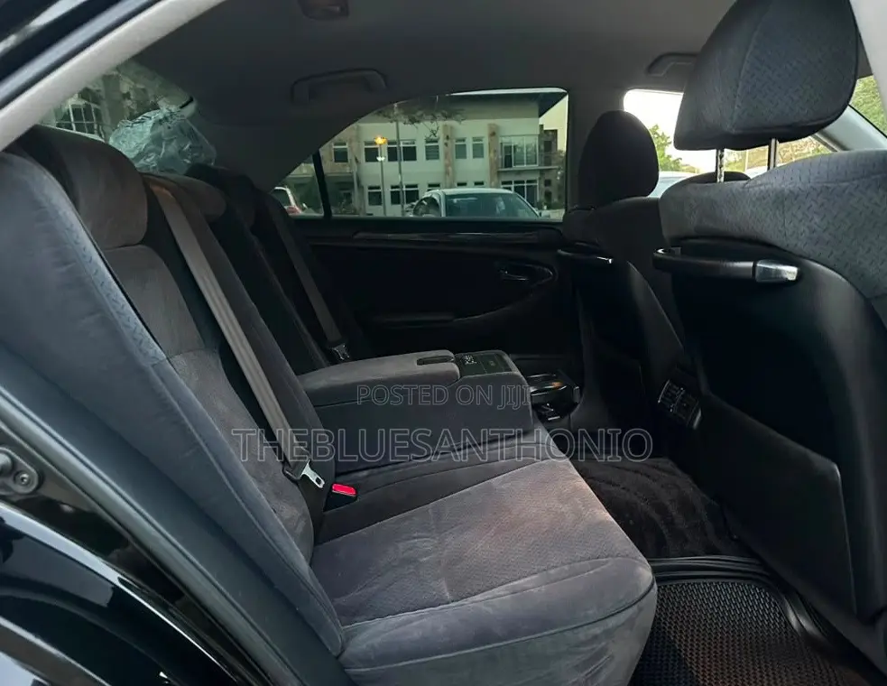 Toyota Crown 2006 Black