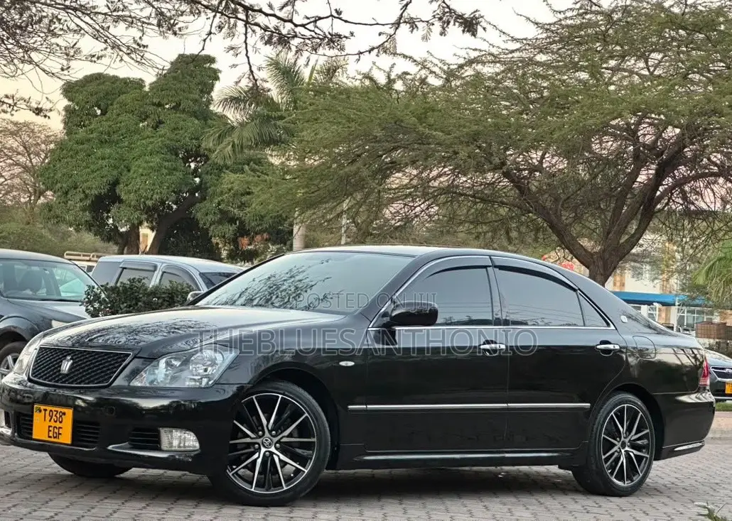 Toyota Crown 2006 Black