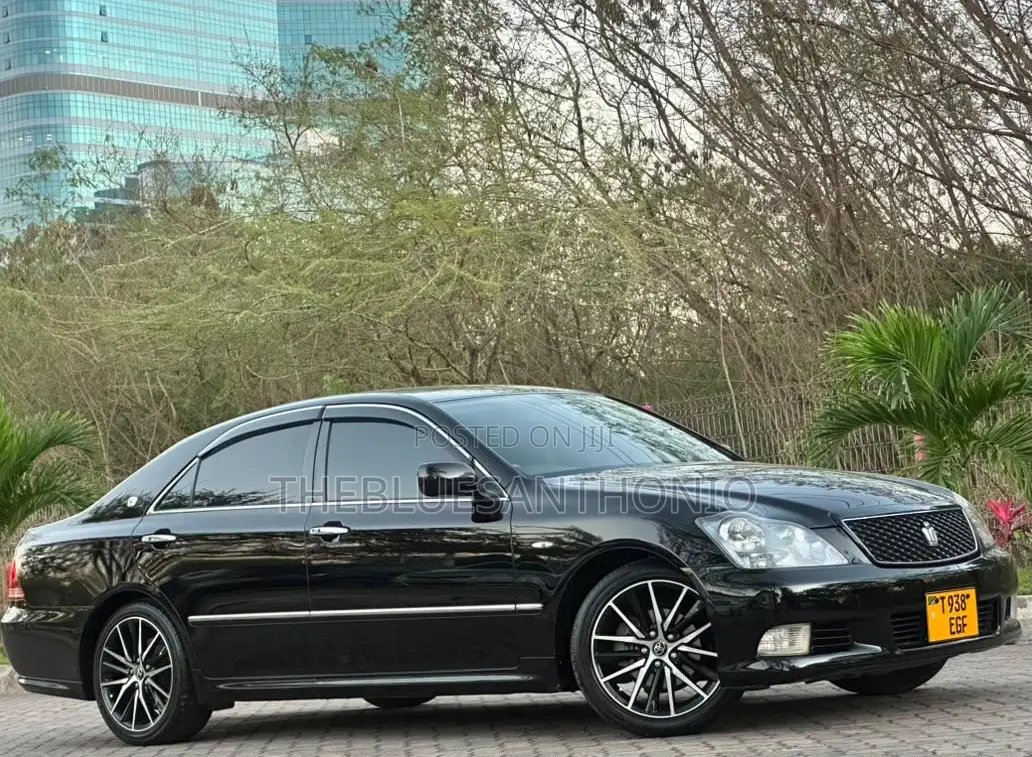 Toyota Crown 2006 Black