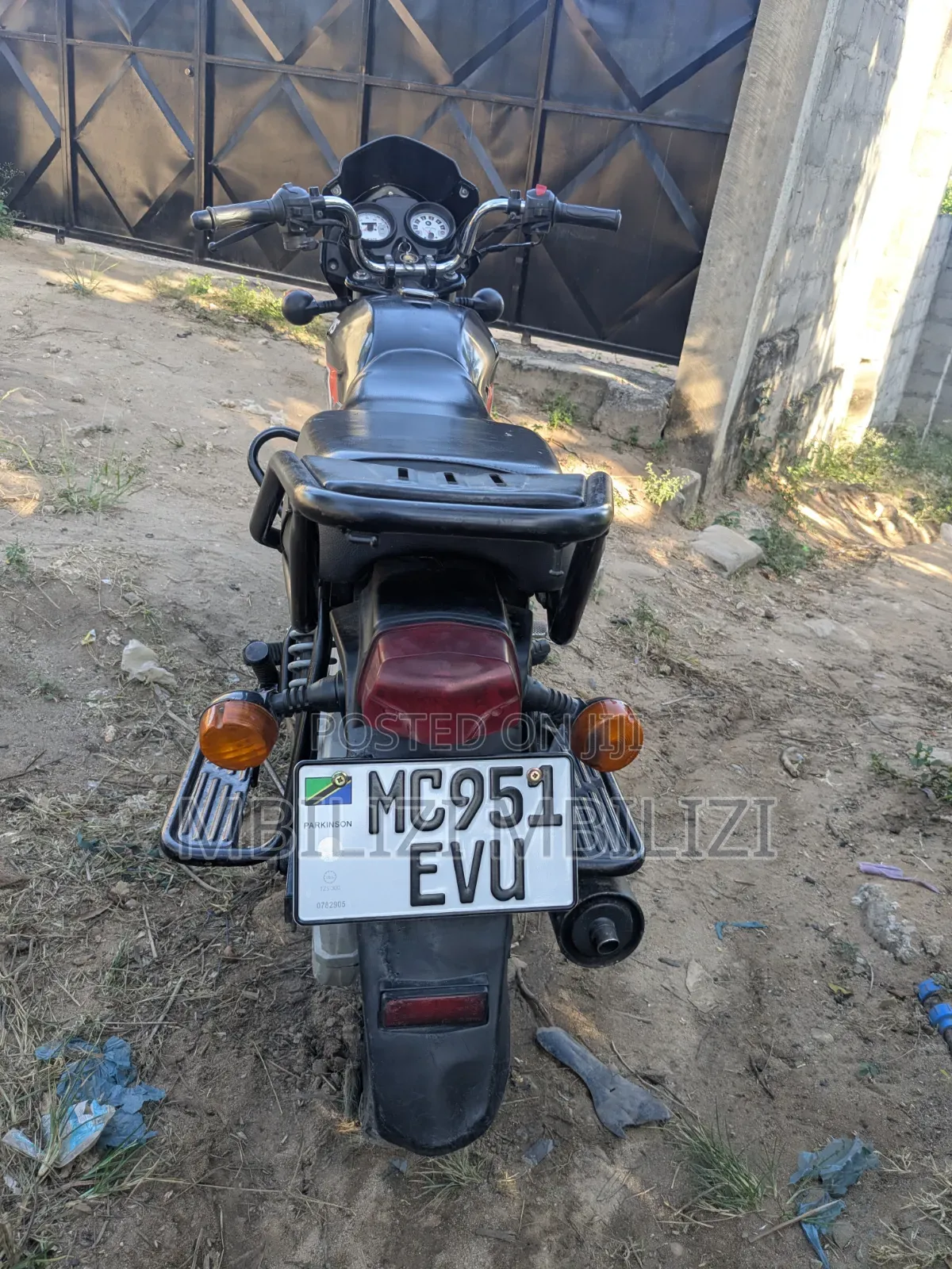 TVS HLX 125 2025 Black