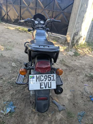 TVS HLX 125 2025 Black