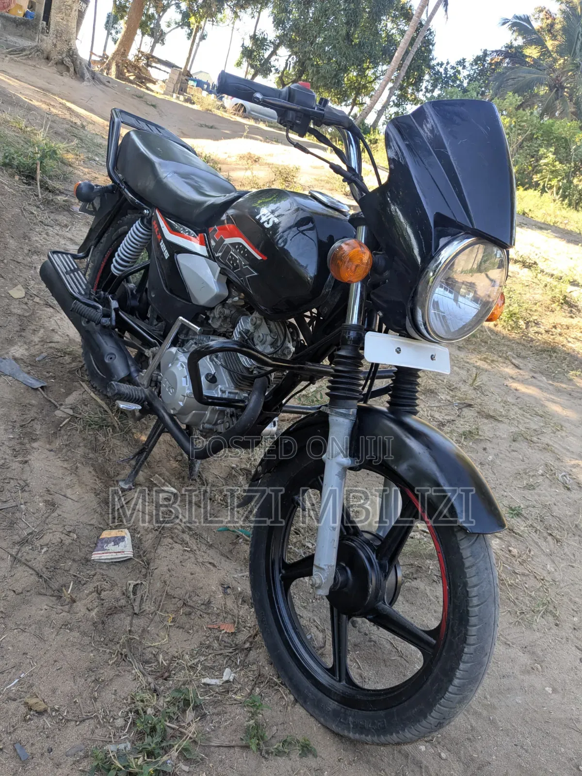 TVS HLX 125 2025 Black