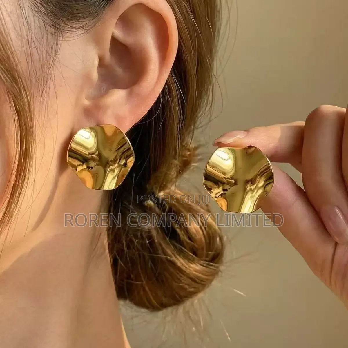 The Earrings / Hereni