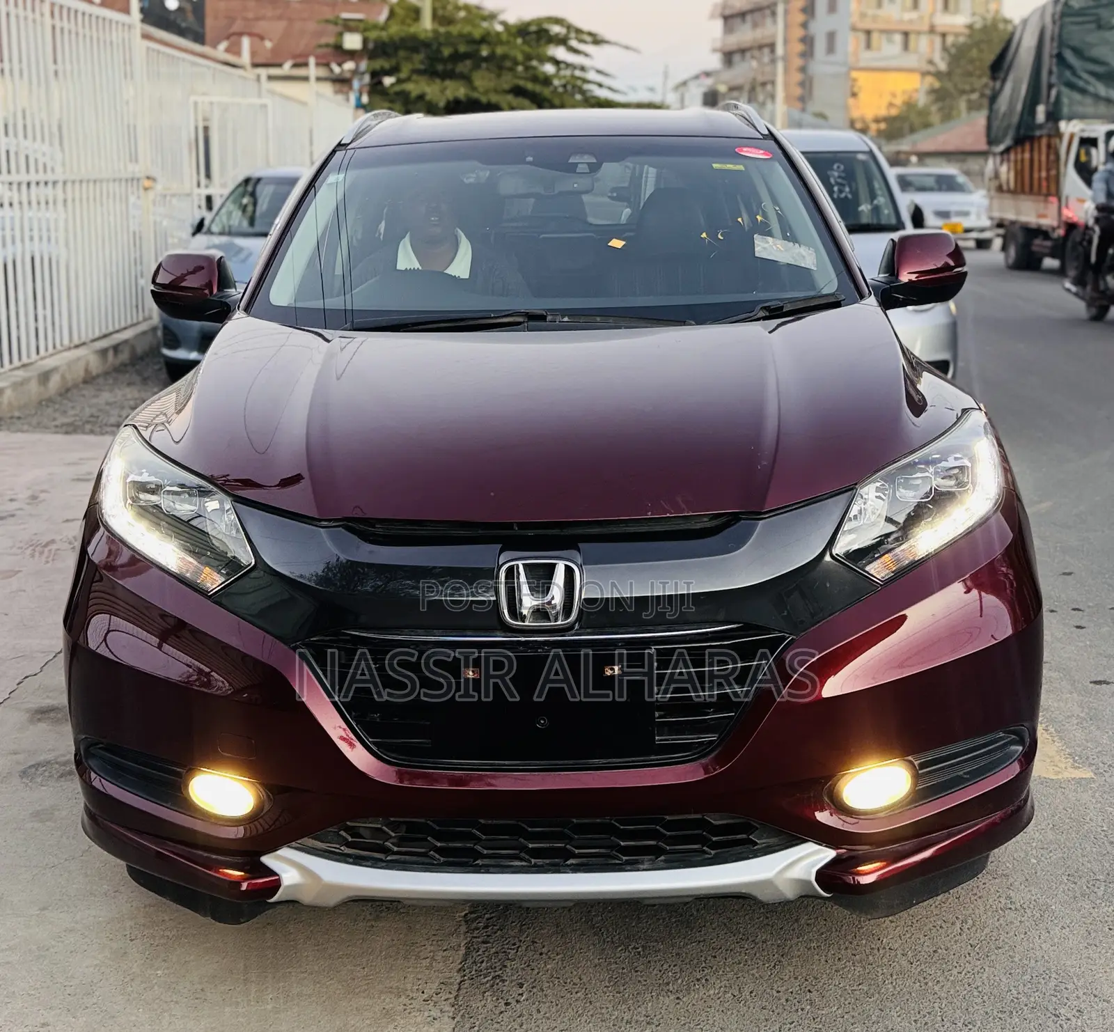 Honda Vezel 1.5 Hybrid 2WD 2014 Maroon