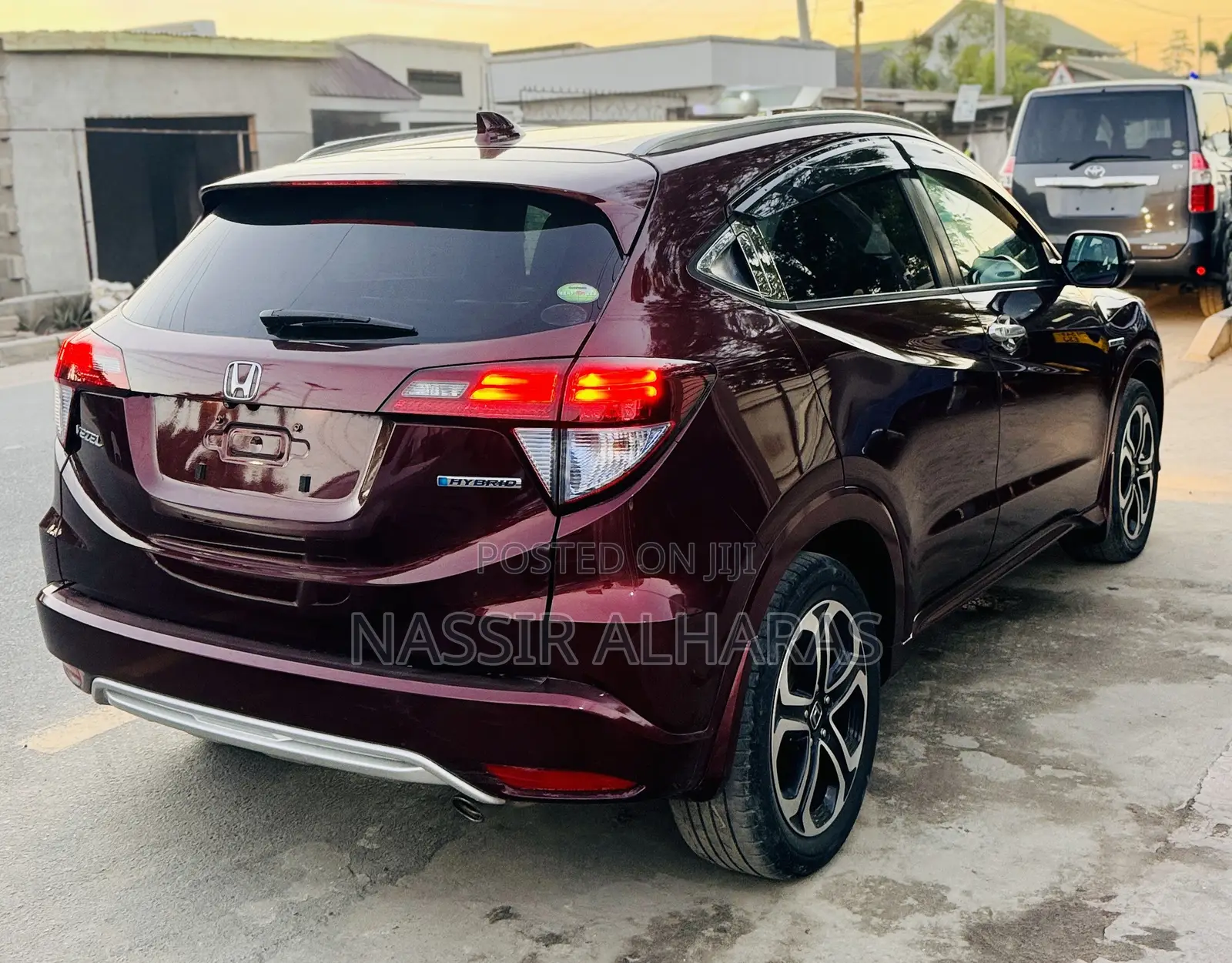 Honda Vezel 1.5 Hybrid 2WD 2014 Maroon