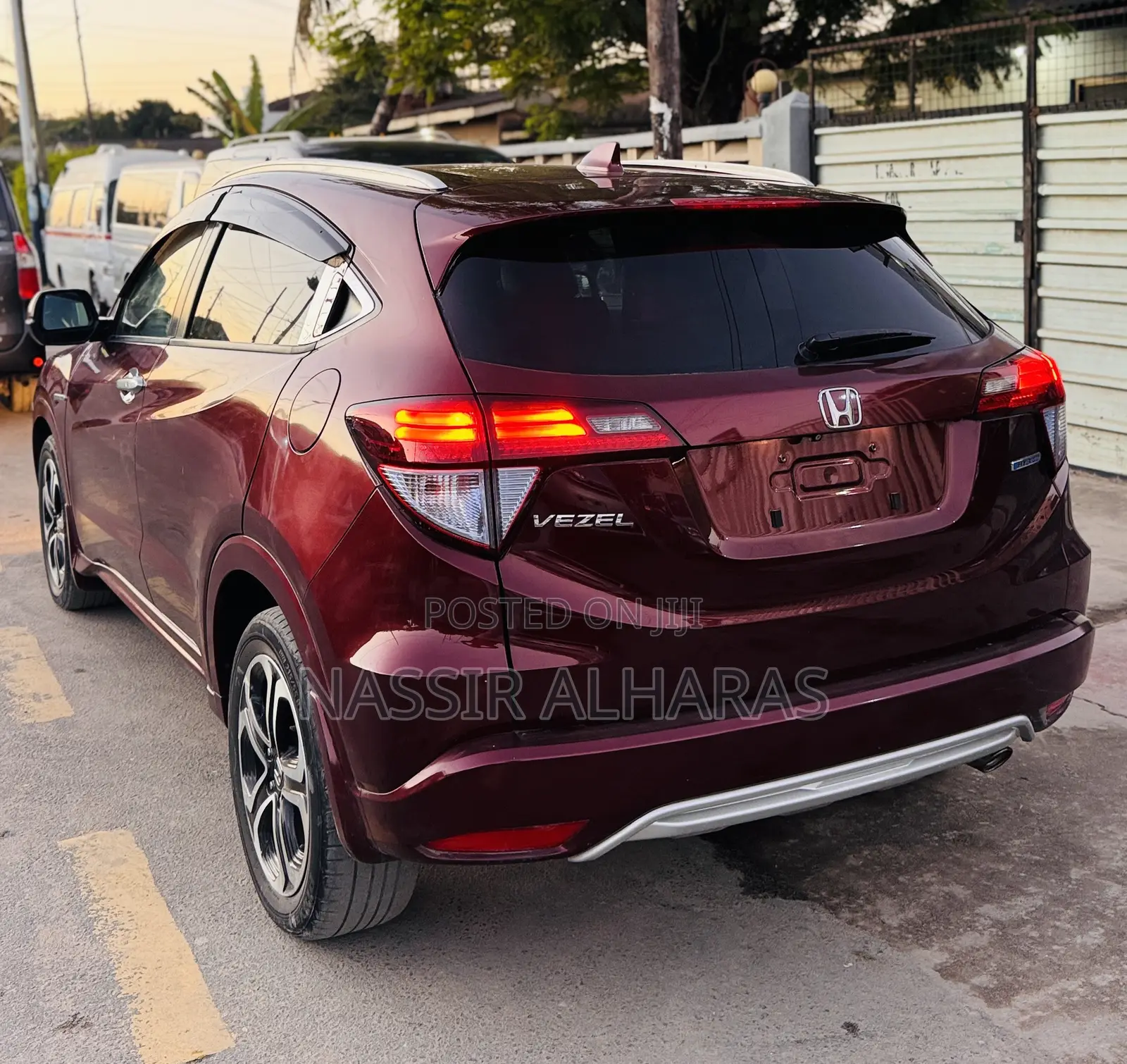 Honda Vezel 1.5 Hybrid 2WD 2014 Maroon