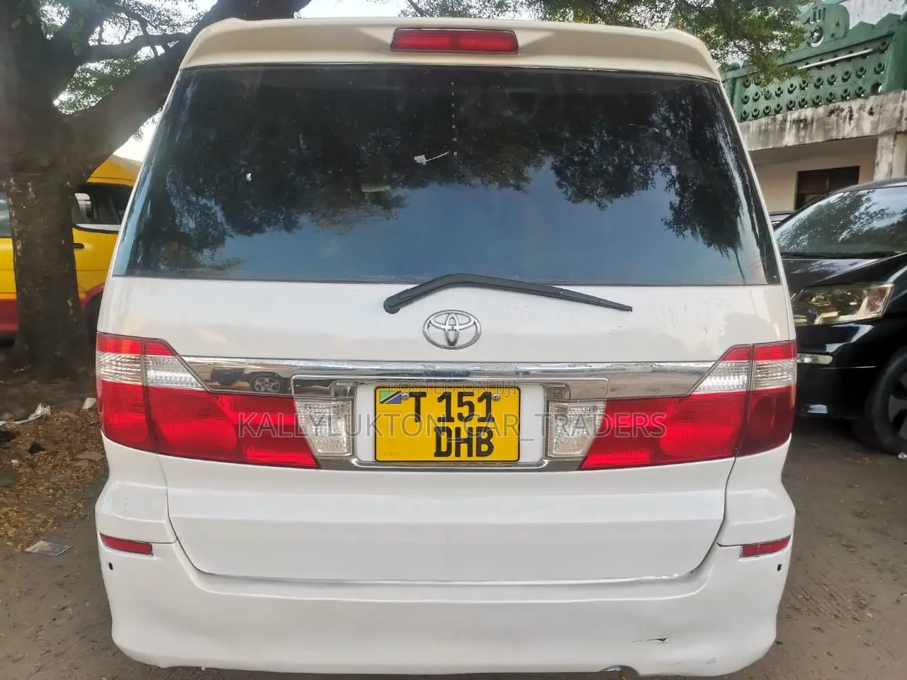 Toyota Alphard 2006 White