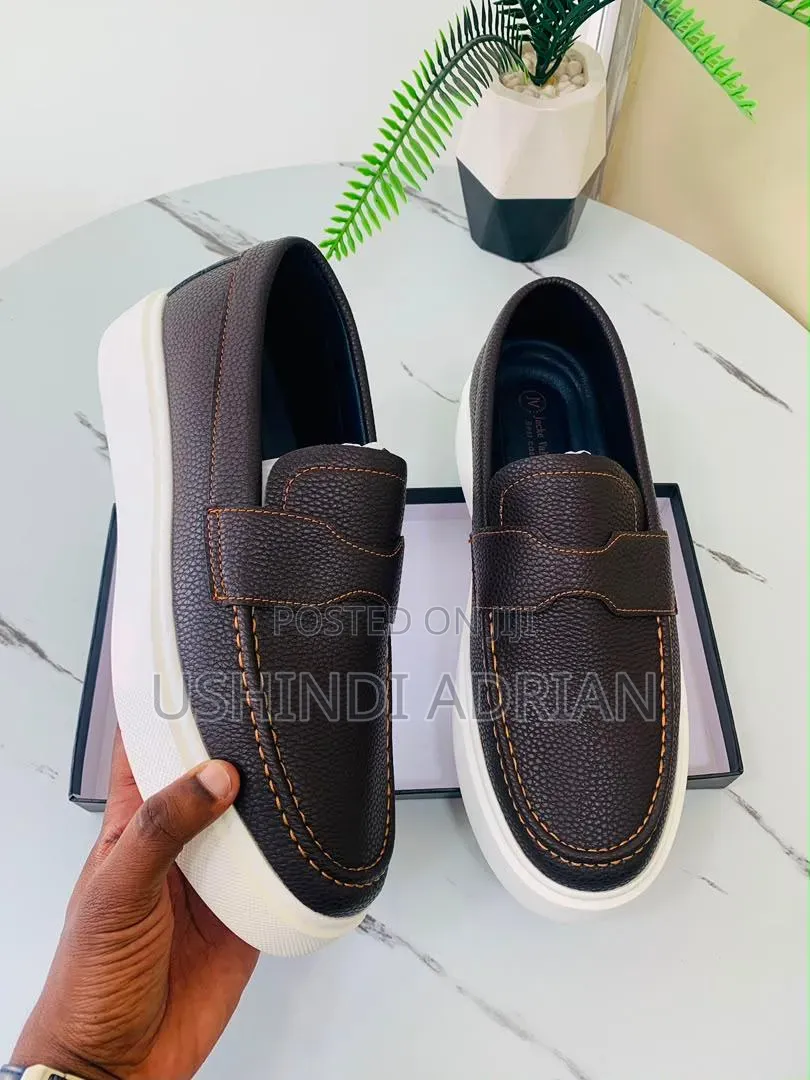 new Stock–viatu Vya Ngoziquality Leather Full Boxed