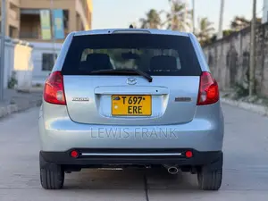 Mazda Verisa 2009 Silver