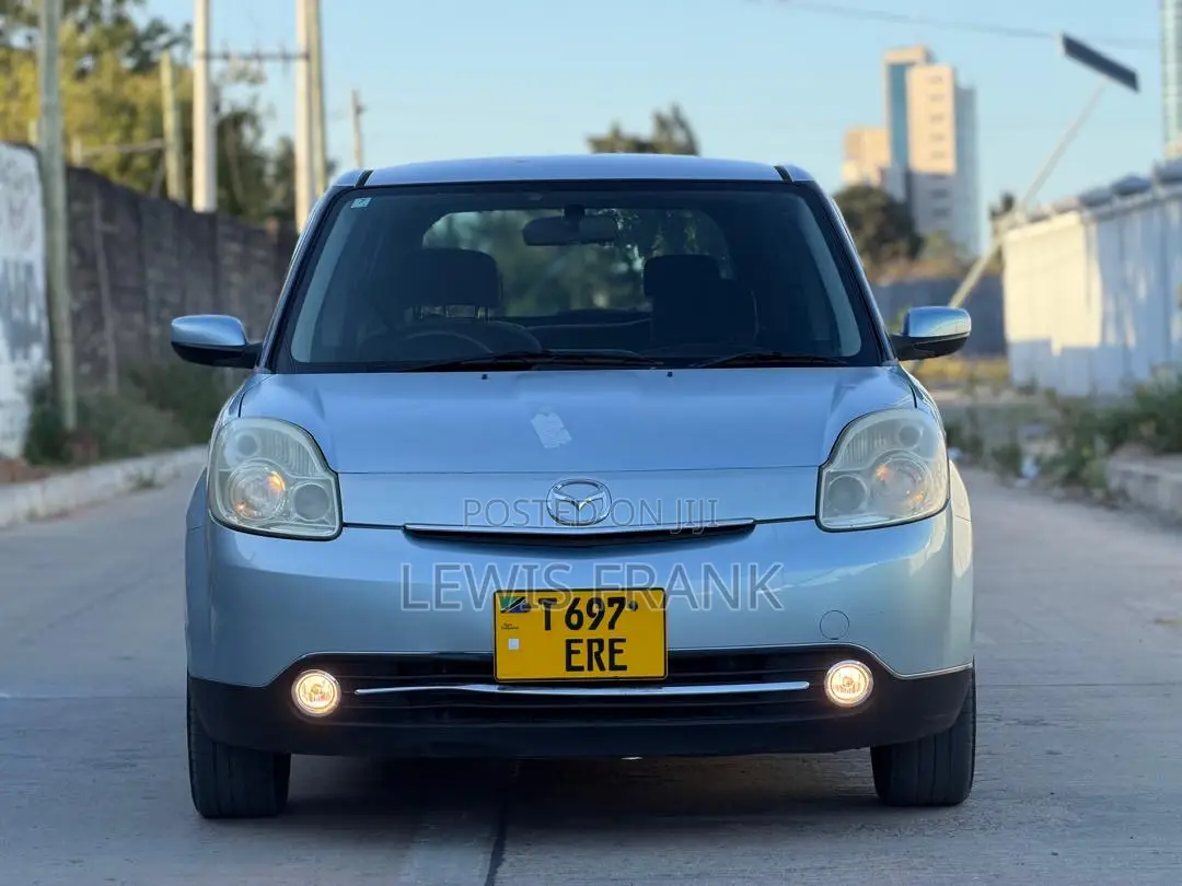 Mazda Verisa 2009 Silver